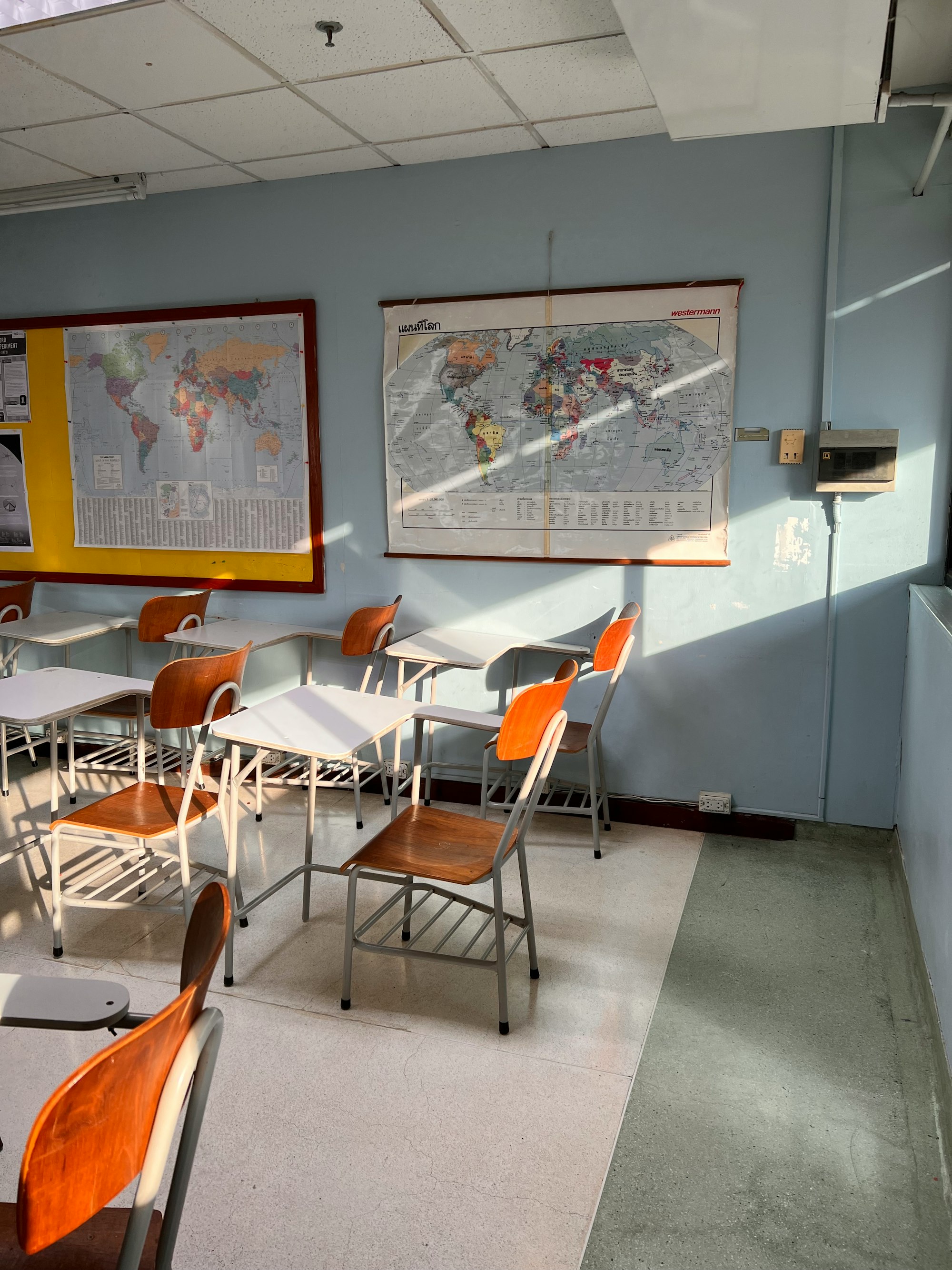 Why High School Students Should Seek Internships: Gaining Real-World Experience Through Technical High Schools in the USA